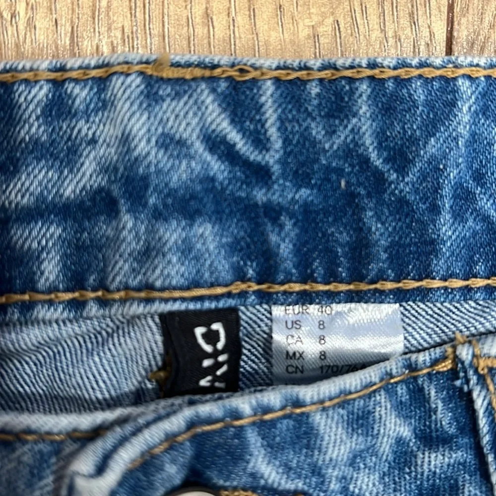 H&M Jeans. Like New. Little Stretch - Picture 3 of 3